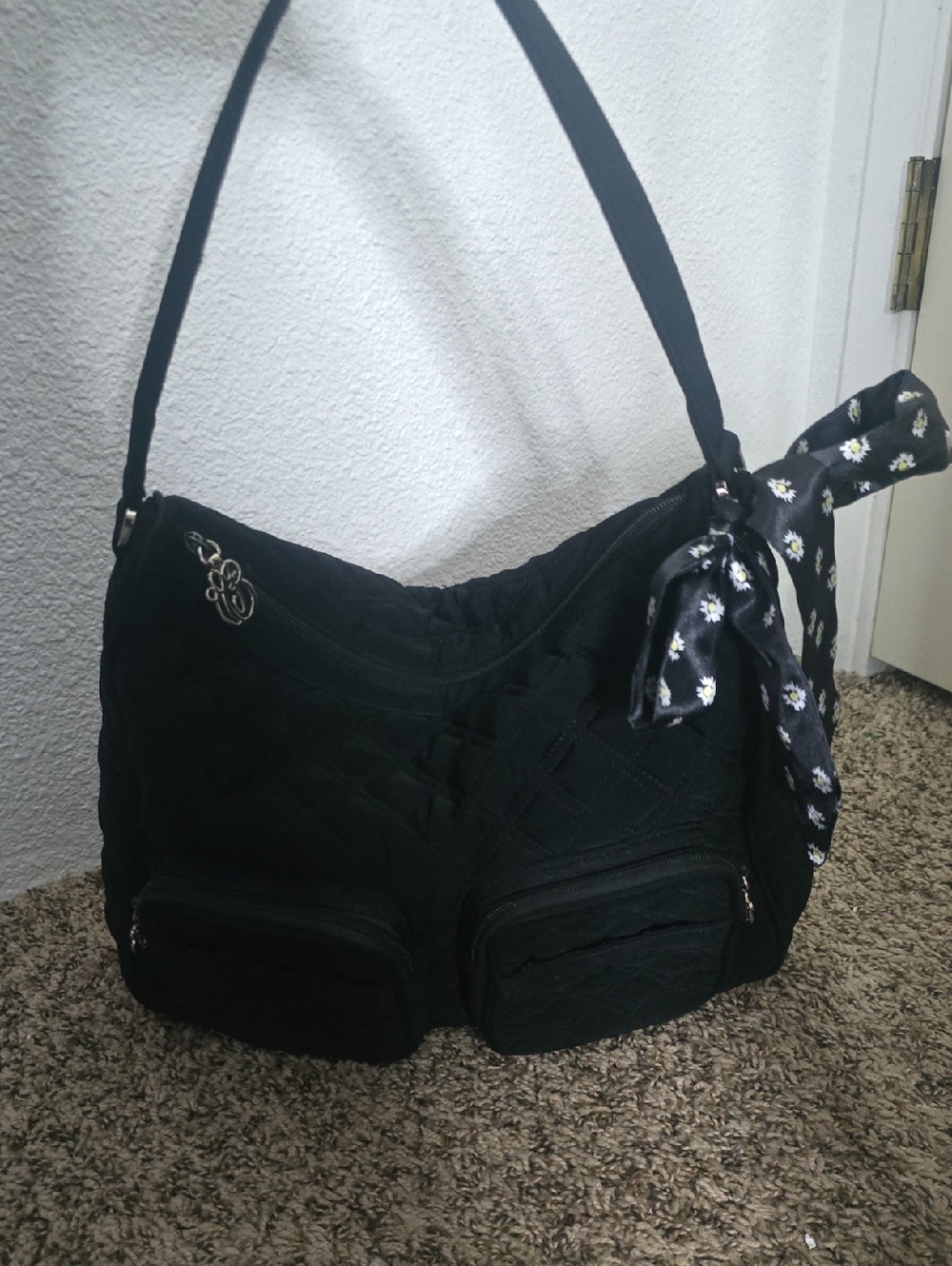 Vera Bradley Quilted Black Medium Shoulder Bag W/ Silver Hardware (EUC)🖤🩶🖤